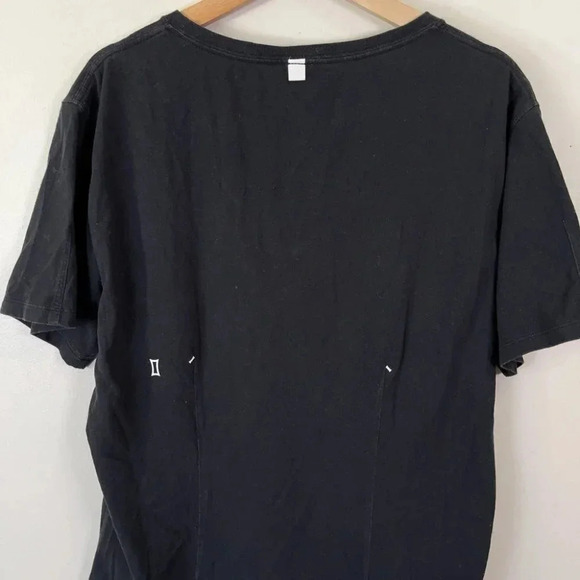 Kit &  Ace Vneck Short Sleeve Essential Black Tee - Picture 7 of 12